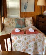 Ingleside on the Bay Cabin | The Brass Turtle Lodge - Heron Hut