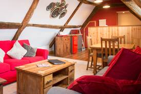 Whitby Apartment | Ammonite Loft-harbour view in the heart of Whitby