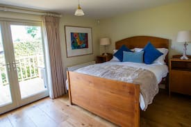 Petersfield Cabin | The Cottage at Lupton House, Froxfield Petersfield