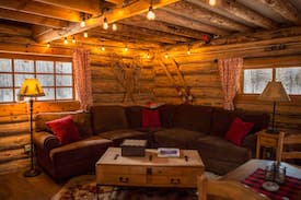 La Pine Cabin | Rustic Little Log Cabin In The Woods