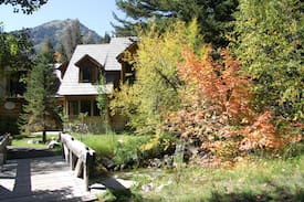 Sundance Cabin | FAIRY TALE COTTAGE SUITE ON SUNDANCE CREEK