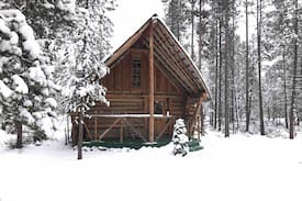 La Pine Cabin | Rustic Little Log Cabin In The Woods