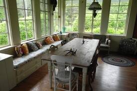 Pemaquid Point House | Classic 4 bedroom family cottage on beautiful Pemaquid Loop Road, steps from Pemaquid Point in New Harbor, Maine