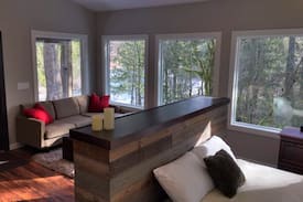 North Bend House | Basecamp Guesthouse - Luxury on the River