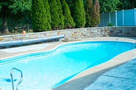 Sugarcreek House | Creekside Guest House - 5br w/heated inground pool