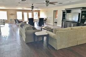 Eastlake Weir House | *Recently Renovated, 4BR/3BA on Lake Weir*
