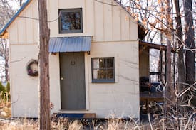 Valois Cabin | Caywood Cabin By The Stream