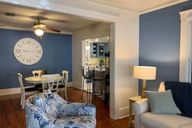 Tarpon Springs Cabin | Cooper Cottage: Cozy, Convenient and Comfortable!!