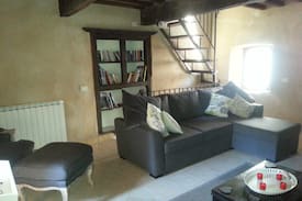 Casoli House | Casa Olivia Village House In Palleggio With Garden