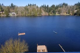 Warm Beach House | Fish, swim, paddle, relax at Lake Howard House