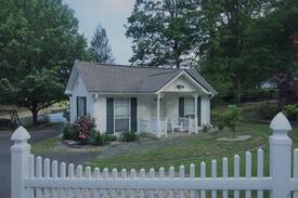 Hot Springs Cabin | Avalon Cottage on Lake Hamilton