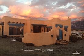 El Prado House | Taos Casa Vista Grande - Adobe Home with a View