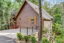 Pigeon Forge Cabin | "Buck Wild" with all the bells and whistles!