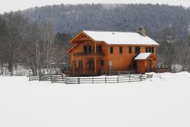 Damascus House | Delaware River Waterside Hideaway Private