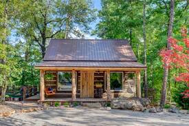 Hot Springs Cabin | Dock Holiday at Fox Pass Cabins