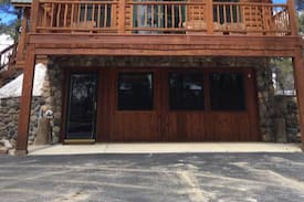 Twin Creek Village House | Stony Lane Lodge --- Large Dog Friendly Suite