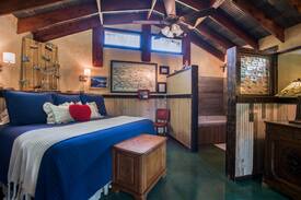 Fredericksburg Cabin | Swiss Log Cabin ZUG at Barons CreekSide Resort