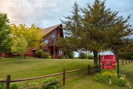 Point Au Roche Bed & Breakfast | Hunter Room Point Au Roche Lodge