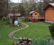Roseburg House | Riverside Mona Marie, A comfy cabin on the Umpqua