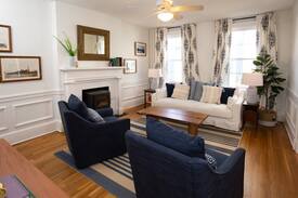 Chestertown House | Duchess of Kent: Walk to downtown & College