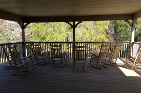 Townsend Apartment | Cozy Country Condo at Cades Cove Landing 140