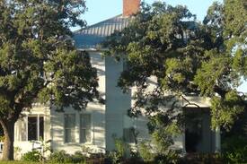 Beeville Bed & Breakfast | The Inn at Silver Oaks