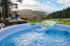 Crieff Cabin | Secluded hillside cottage, ideal romantic hideaway