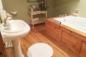 Blue Ridge Bed & Breakfast | Willow Creek Inn/The Appalachia Suite