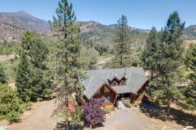 Junction City Cabin | Gold Rush Cabin 5 BR & 14 Acres on The Trinity River
