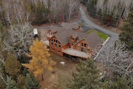 Saint David Apartment | Twin Peaks Lodge 2 BR walkout apartment