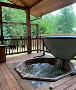 Paradise Estates Cabin | Little Creek Cabin near Mt Rainier