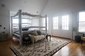 Greenport Hotel | The Lin Beach House -- Lillian's Suite