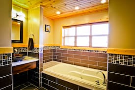 Luray Cabin | Keaton Ridge Cabin @shenandoahwoods