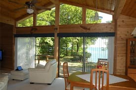 Frontenac House | Cozy Cottage on Little Round Island