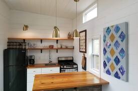 Douglasville House | Tiny House Getaway on 60 acre (King of Pops) Farm