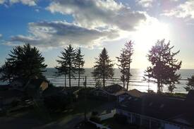 Brookings House | Where the Winchuck River meets the Pacific Ocean!