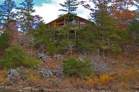 Smithville Cabin | Seclusion! Whispering River Cabin near Broken Bow