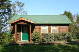 Mentone Cabin | Cupid’s Escape at Cupid’s Crest Cabins