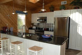 Frontenac House | Cozy Cottage on Little Round Island