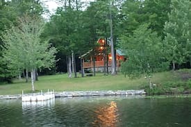 Whitingham Cabin | Lake front log cabin close to Mount snow