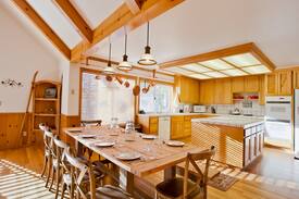 Lake Arrowhead Cabin | Heavenly Pines Lodge - Lake Passes Included!