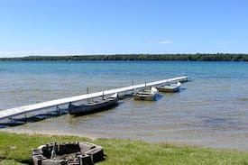 Maple City Cabin | Cheryl & David's Lakefront Cottage