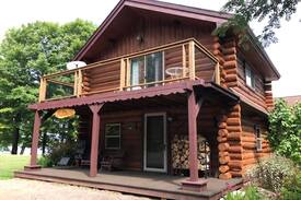 Hurley Cabin | VonSeda's Island Lake Lodge