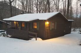 Maggie Valley Cabin | Granny Cole's Cabin! Pets Welcome, Level Access!