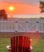 Colonial Beach Cabin | River view dog friendly YOLO Beach House