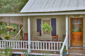 Daufuskie Island Cabin | The Oyster Cottage on Daufuskie with Golf Cart