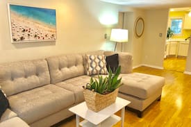 East Ocean View House | Courtyard Cottage STEPS TO THE BEACH
