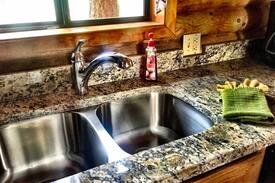 Ruidoso Cabin | Sam's Log Cabin -Central AC- HOT TUB-LOG CABIN!