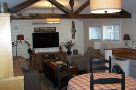 Old Orchard Beach Cabin | #5 Saltbay Cottage minutes from the Beach