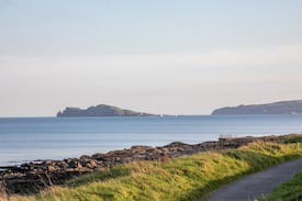 Sutton Cross Apartment | Gorgeous Sea-Side Apartment, 30 mins from Dublin